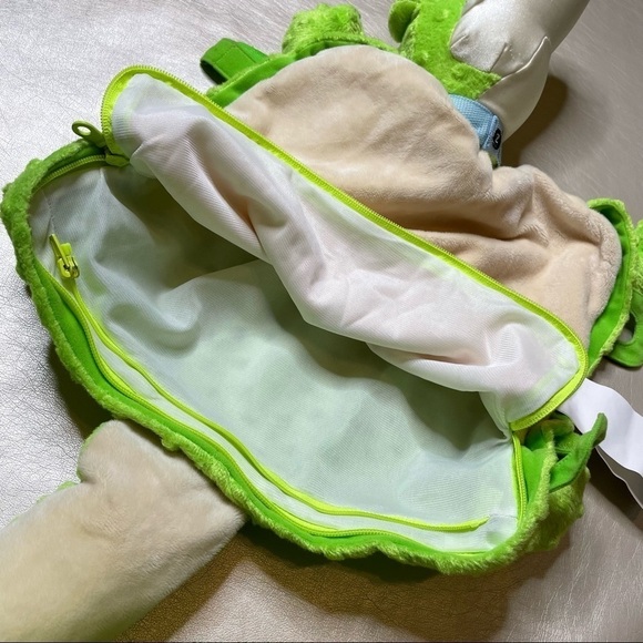 Zoobie Pets Kojo the Croc pillow, plush and blanket - Picture 6 of 10